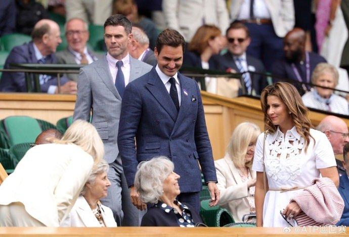 米乐m6yy易游-费德勒现身温网观战德约科维奇对阵德米纳尔