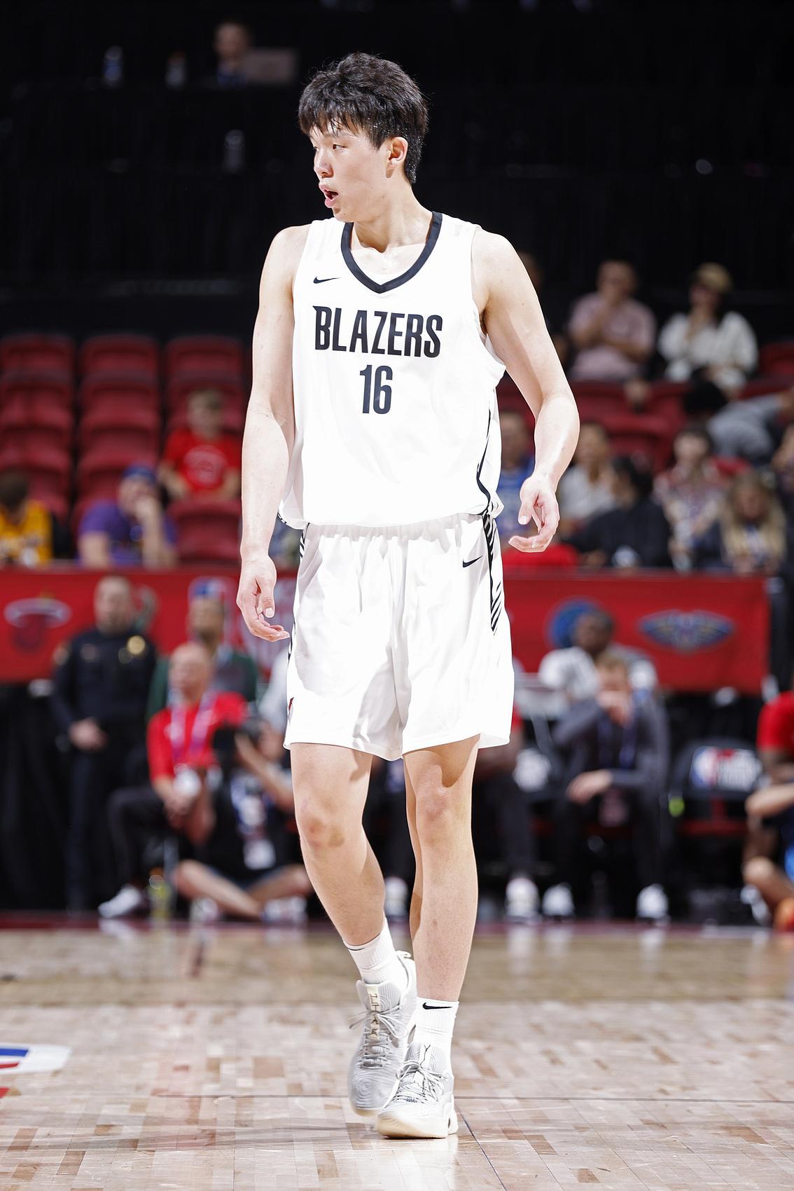 徐静雨：杨瀚森仍然是场上最抢眼的点 没他开拓者夏联一胜难求