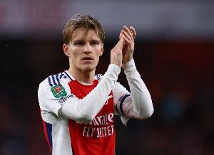 米乐m6yy易游-厄德高：赖斯第一个任意球进球前，我们还讨论要将球传入禁区