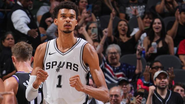 两战飚进12记三分手感回暖 文班亚马：我会继续投